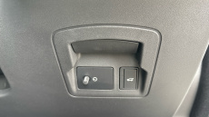 Land Rover Range Rover Velar 2.0 D200 R-Dynamic SE 5dr Auto Diesel Estate